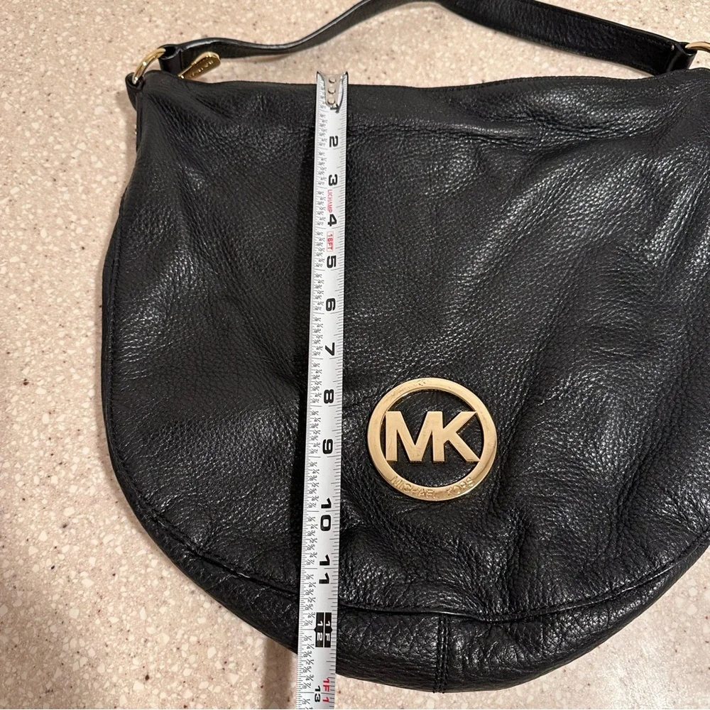 Michael Kors MK Fulton Large Hobo Shoulder Bag Black Pebbled Leather Gold Rings